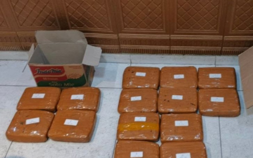 Barang bukti ganja yang disita di kediaman pelaku (SinPo.id/Dok.PMJ)