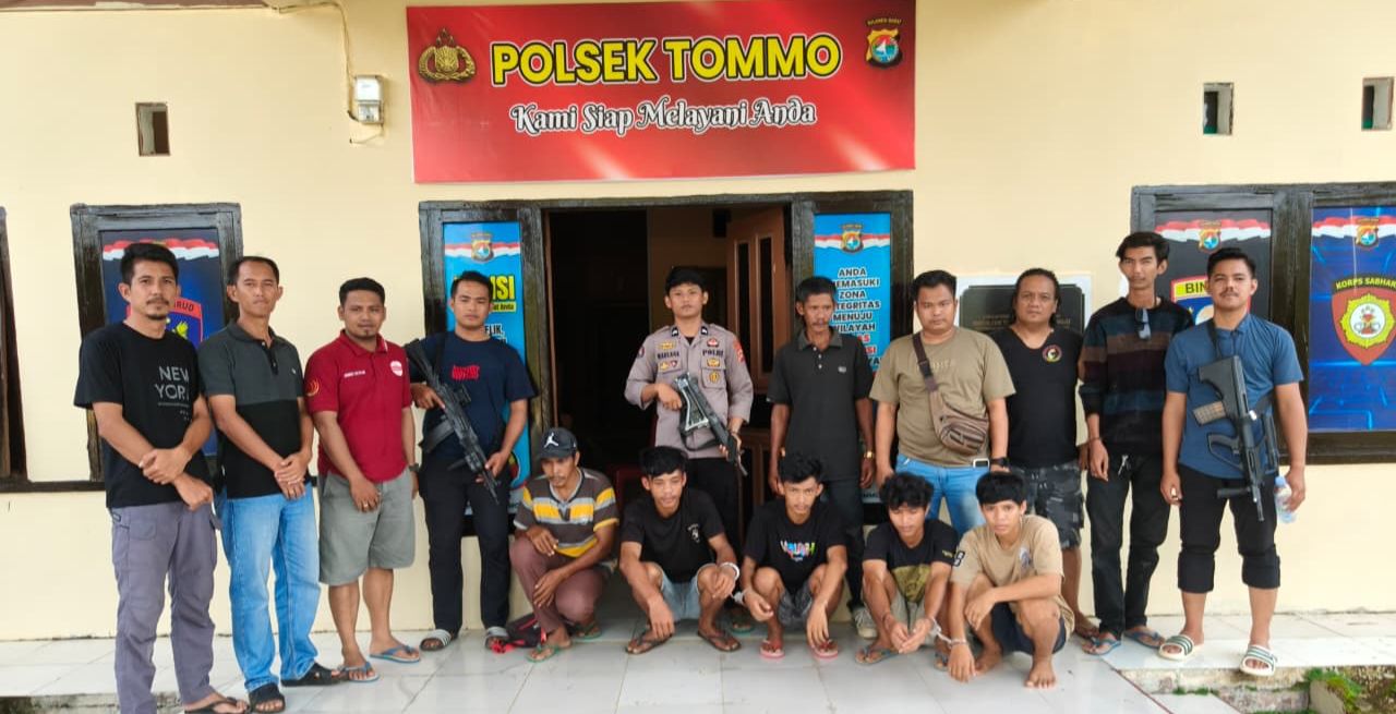 Pelaku pencurian sawit di Mamuju (SinPo.id/ Humas Polri)