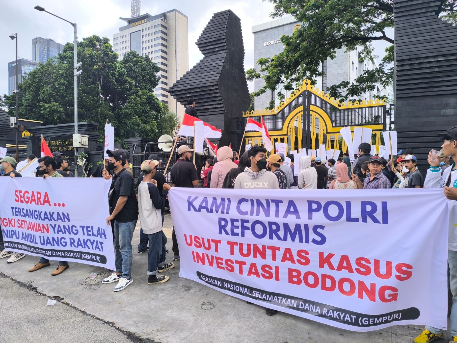 Aksi demonstrasi GEMPUR (SinPo.id/ Dok. Pribadi)