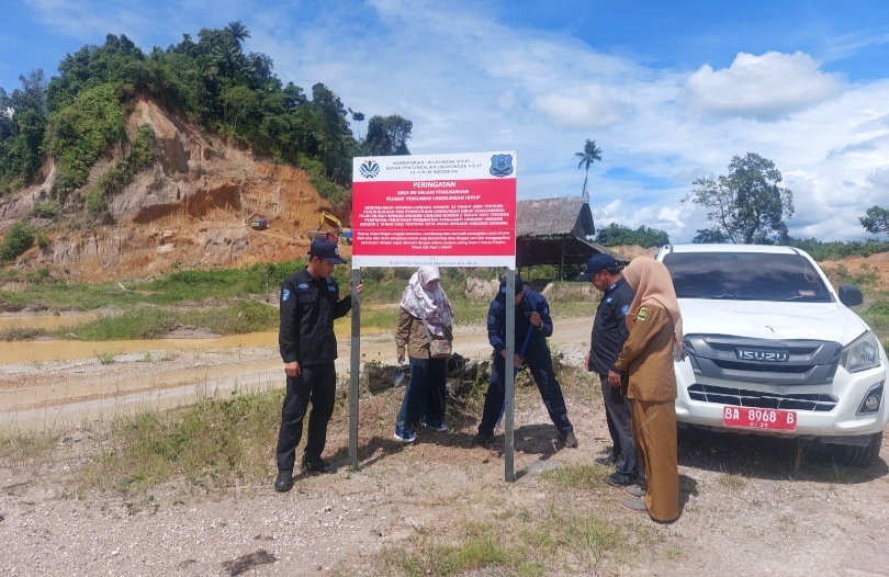 Ilustrasi Kementerian LH menyegel perusahaan tambang di Sumbar. (SinPo.id/dok. KLH)