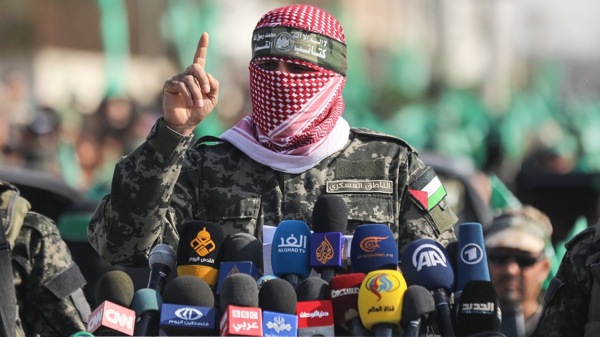 Juru Bicara Hamas, Abu Obeida, yang tewas dalam serangan Israel. (SinPo.id/Getty Images)