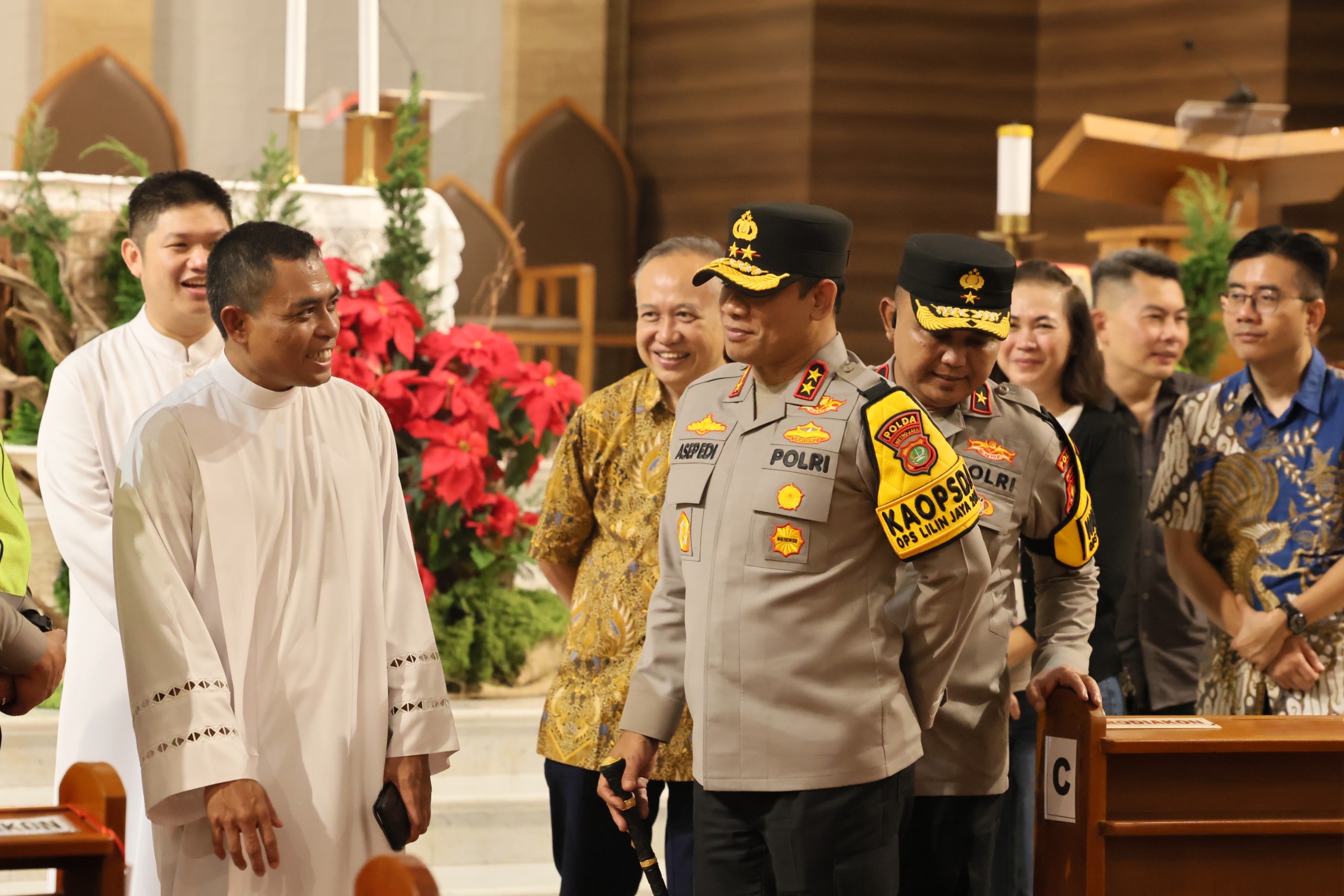 Kapolda Metro Jaya saat mengecek pengamanan Gereja St. Andreas Kim Tae Gon (SinPo.id/Dok.PMJ)
