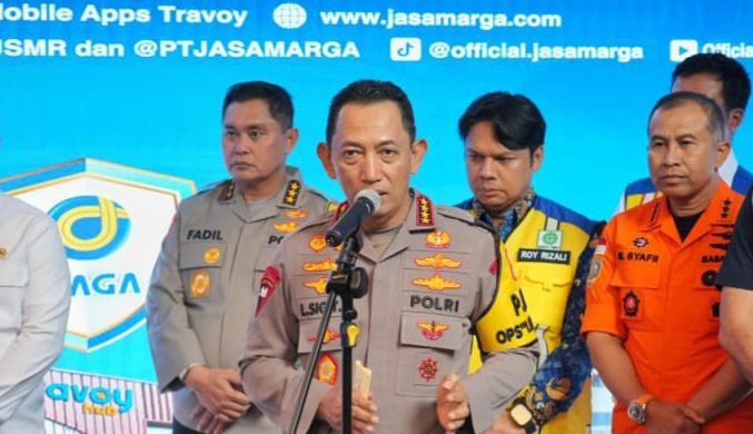 Kapolri saat meninjau kesiapan pengamanan libur Nataru di Bekasi (SinPo.id/ Dok.Polri)