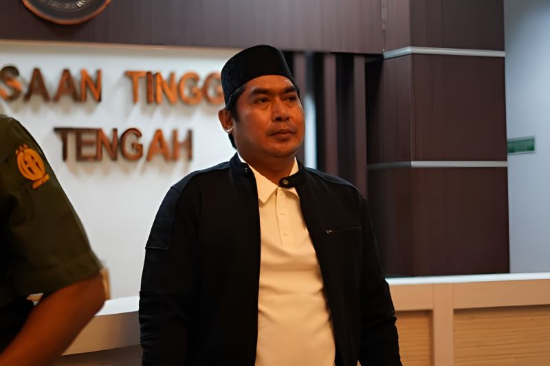 Ketua Yayasan Silmi Kaffah Rancamulya KH Ahmad Yazid Basyaiban (Gus Yazid) diamankan oleh tim gabungan Kejaksaan Agung dan Tim penyidik Kejati Jawa Tengah. (SinPo.id/Dok. Kejagung)