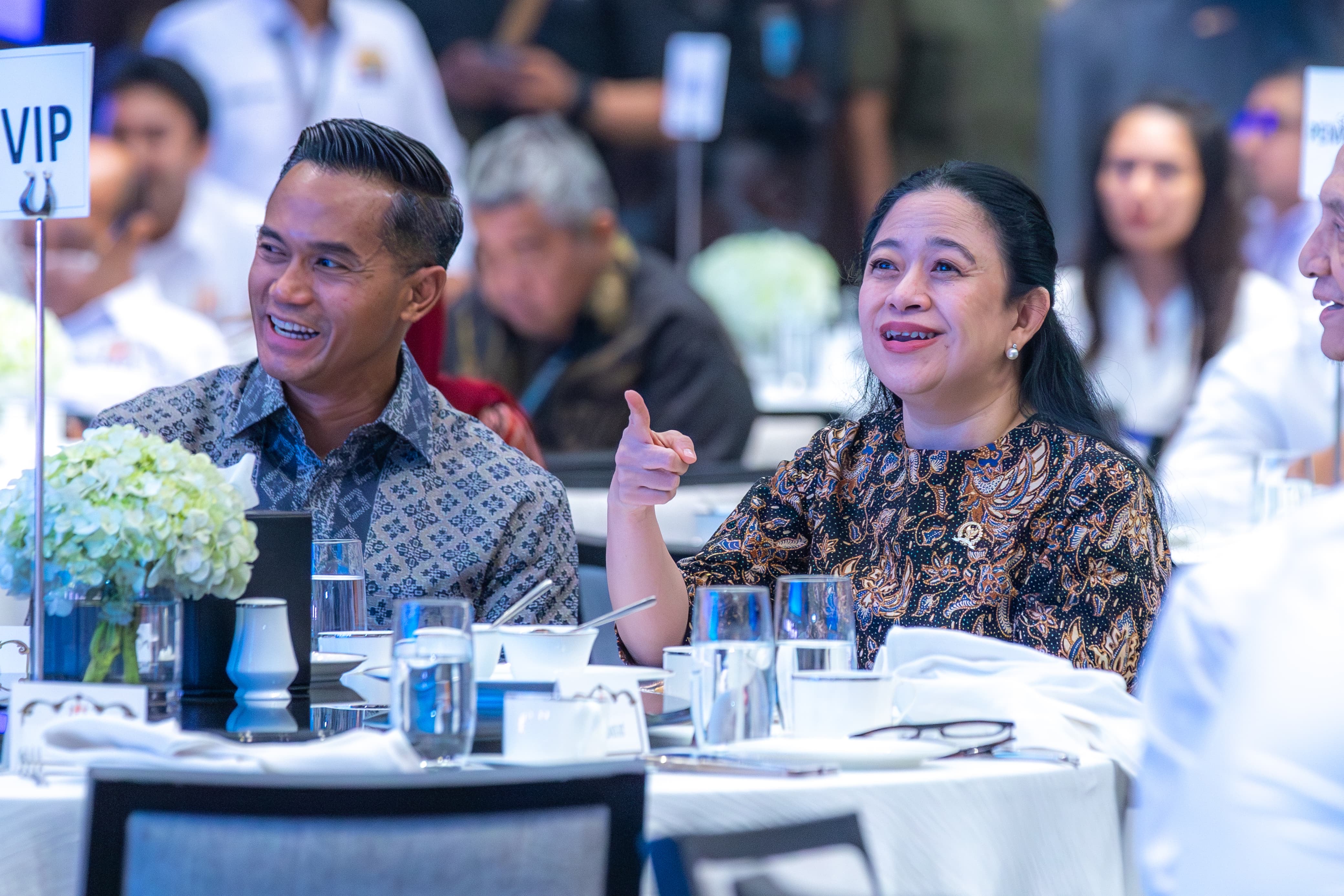 Ketua Umum KADIN Indonesia Anindya Novyan Bakrie dan Ketua DPR RI Puan Maharani. (SinPo.id/Istimewa)