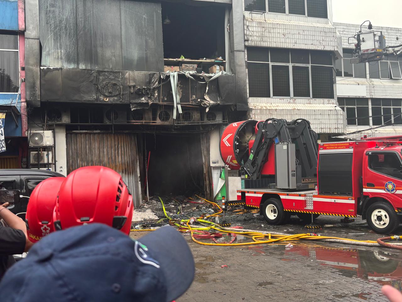 Kebakaran di gedung Terra Drone di Cempaka Putih (SinPo.id/Dok. Gulkarmat DKI)