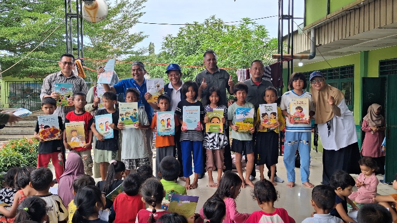 Lewat Buku dan Dongeng, Kemendikdasmen Dampingi Pemulihan Trauma Anak Terdampak Bencana Sumatra (SinPo.id/Kemendikdasmen)