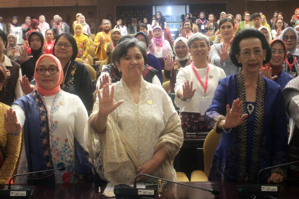 MPR RI peringati Ibu ajak perempuan satukan pikiran menuju Indonesia Emas 2045 (Ashar/SinPo.id)