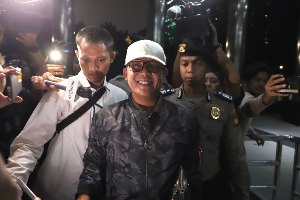 Bupati Lampung Tengah Ardito Wijaya terjerat OTT KPK (Ashar/SinPo.id)