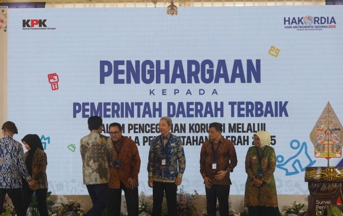 Penghargaan dari KPK ke Pemprov DKI (SinPo.id/ Dok. Pemprov DKI)