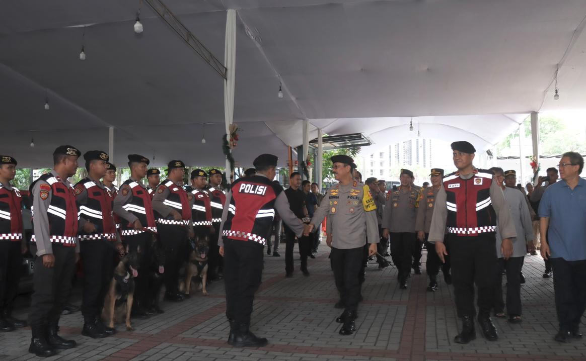 Anggota Polri saat mengecek sejumlah lokasi di Jakarta jelang Nataru (SinPo.id/Dok.Polri)