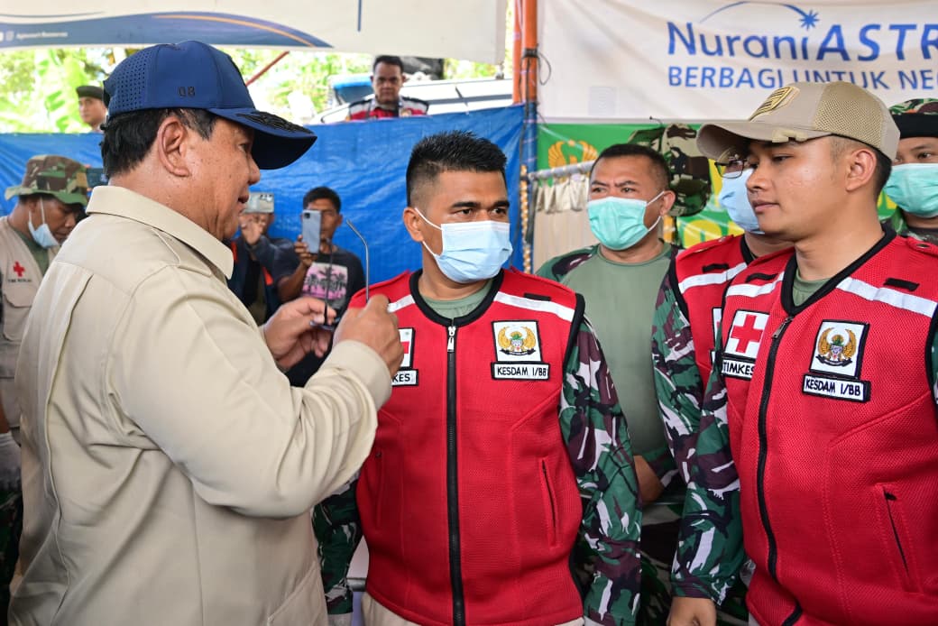 Presiden Prabowo Tinjau Posko Kesehatan Kodam I/Bukit Barisan di Tapanuli Selatan (SinPo.id/Biro Setpres)