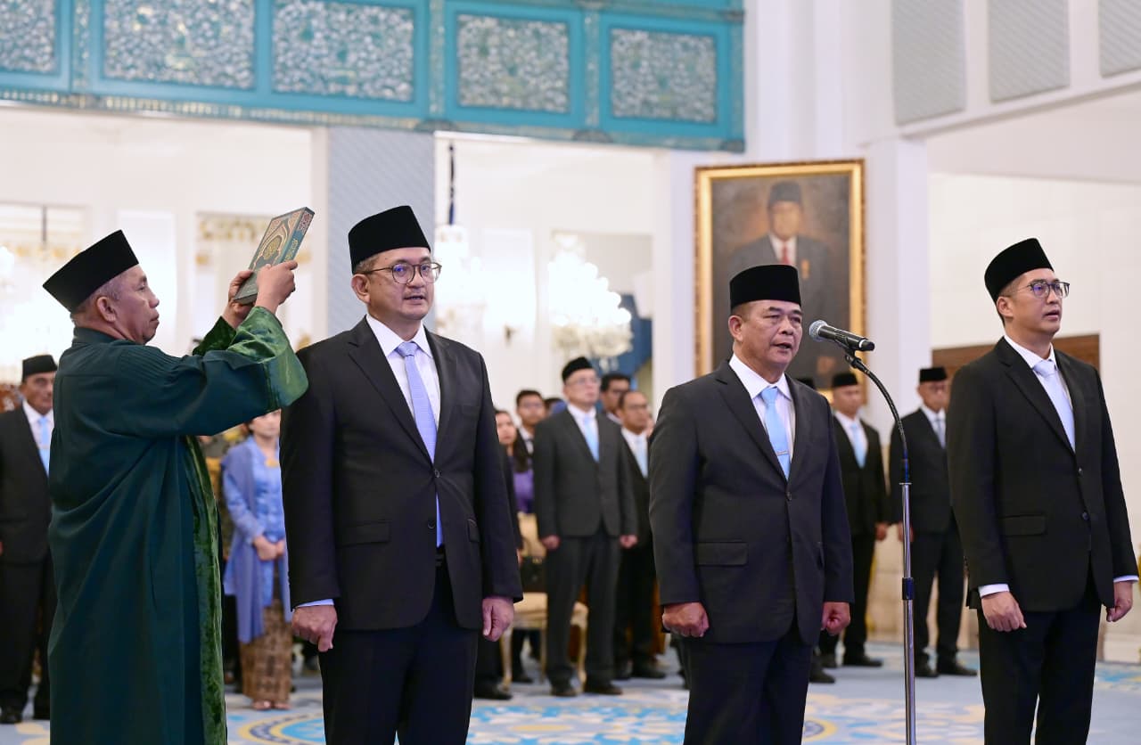 Enam Dubes LBBP RI Resmi Dilantik Presiden Prabowo di Istana Negara (SinPo.id/Biro Setpres)