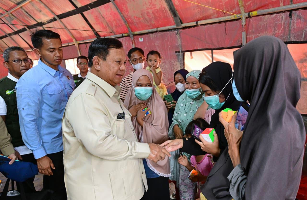 Presiden Prabowo Subianto meninjau wilayah terdampak bencana di Kabupaten Aceh Tamiang. (SinPo.id/Sekretariat Presiden)