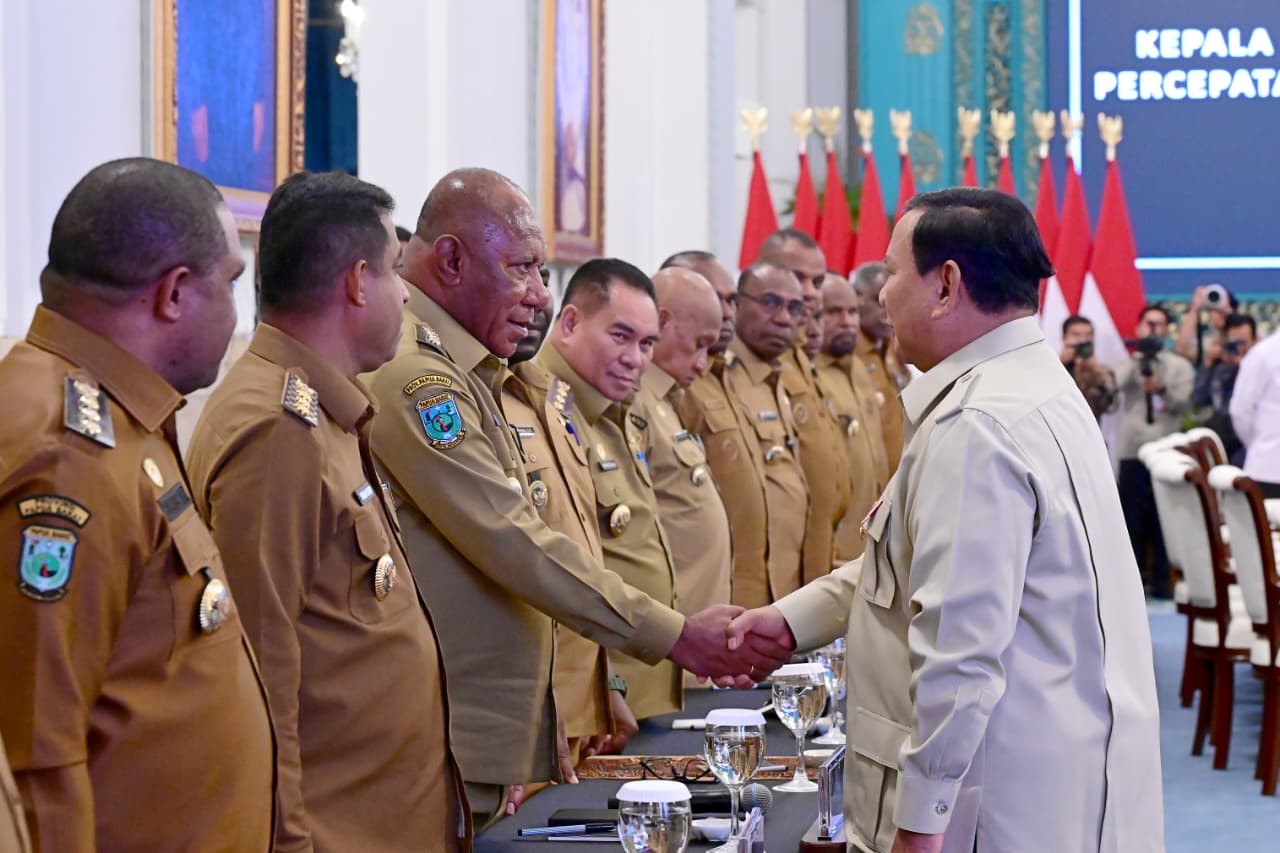 Presiden Prabowo beri pengarahan kepada Kepala Daerah se-Papua serta Komite Eksekutif Percepatan Pembangunan Otonomi Khusus Papua (SinPo.id/Biro Setpres)