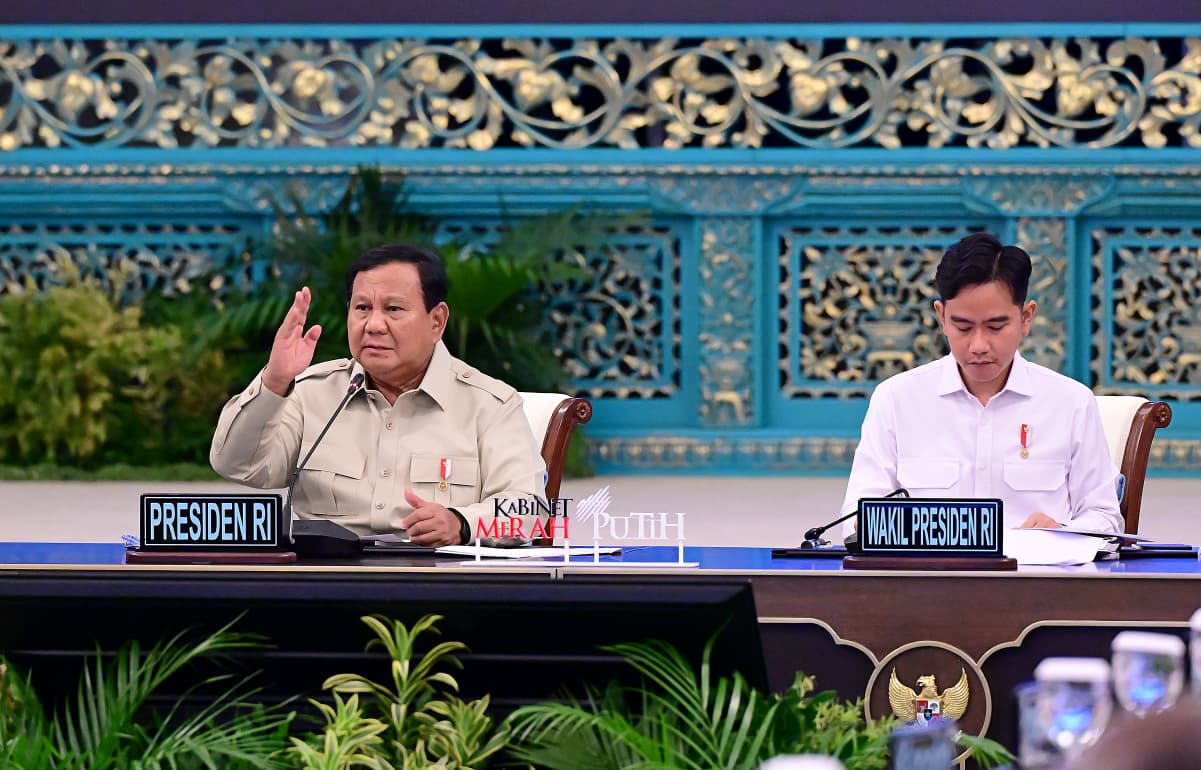 Presiden Prabowo Subianto memberikan pengarahan kepada seluruh kepala daerah Papua (SinPo.id/Biro Setpres)