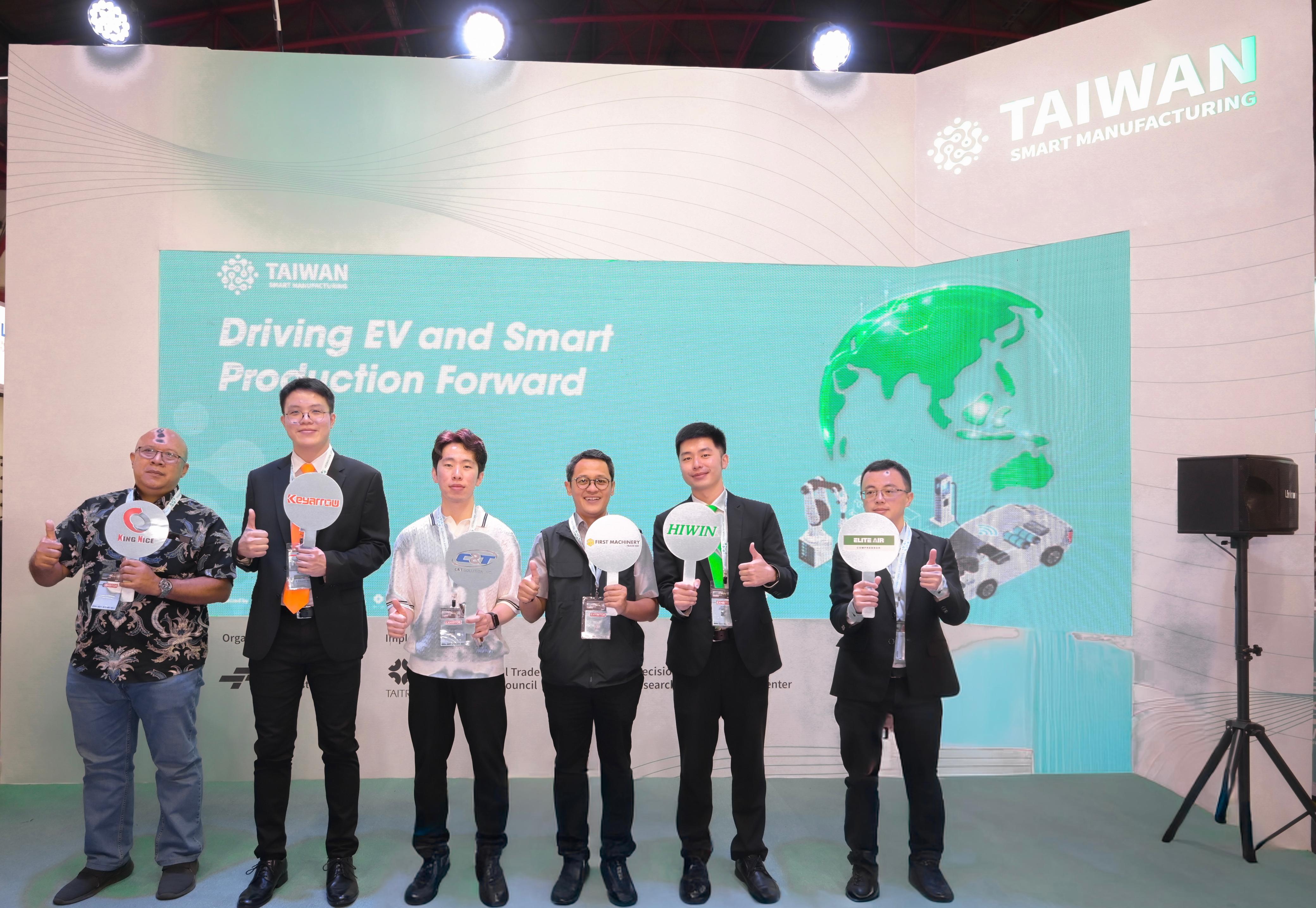 Taiwan Smart Manufacturing Pavilion pada ajang Manufacturing Indonesia 2025 di JIExpo Kemayoran, Jakarta, pada 3-6 Desember. (SinPo.id/KING NICE Indonesia)