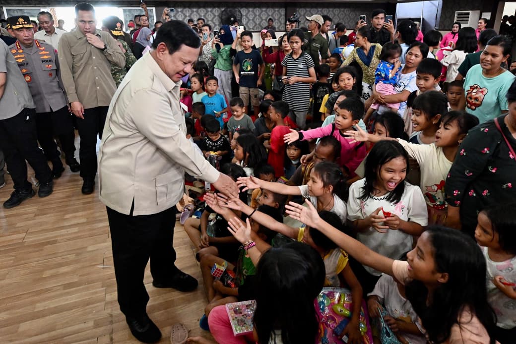 Presiden Prabowo Tinjau Posko Pengungsian Banjir di Aceh Tenggara (SinPo.id/Biro Setpres)