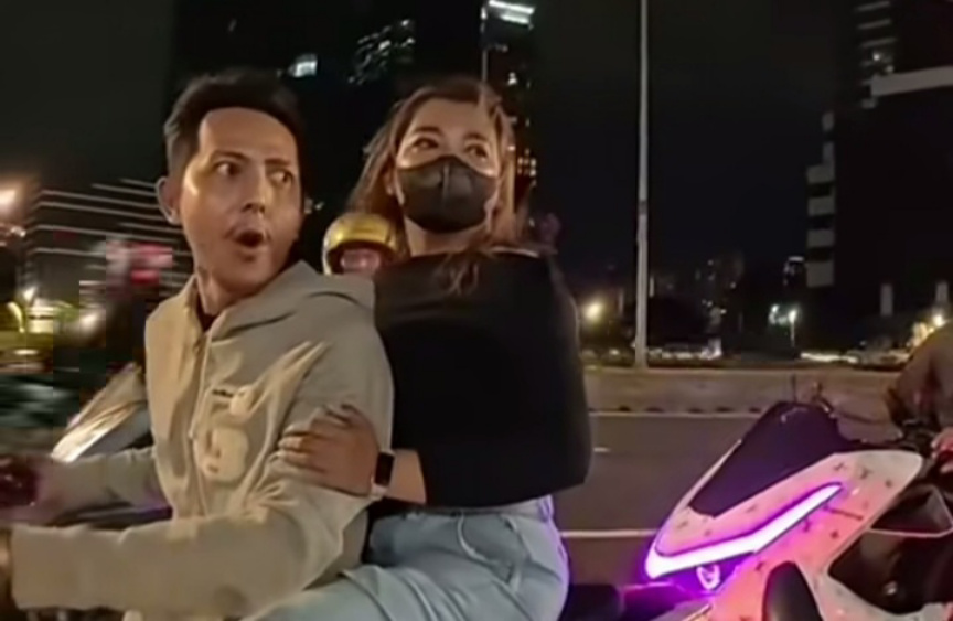 Tampang pengendara yang merokok tak terima ditegur (SinPo.id/Tangkapan layar)