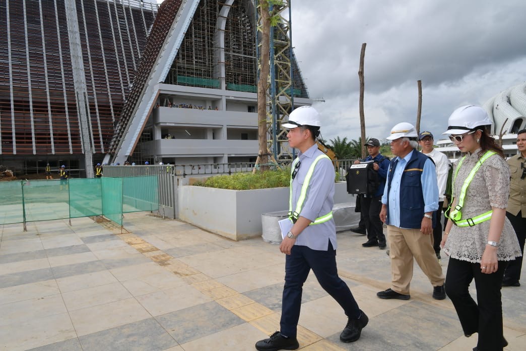 Wapres Gibran meninjau Basilika dan Plaza Kerukunan di IKN. (SinPo.id/Setwapres)