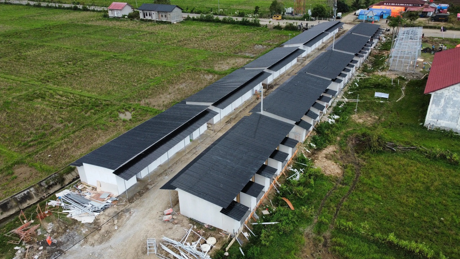 BNPB Rampungkan 10 Barak Huntara untuk 50 KK Terdampak Bencana di Pidie Jaya (SinPo.id/BNPB)