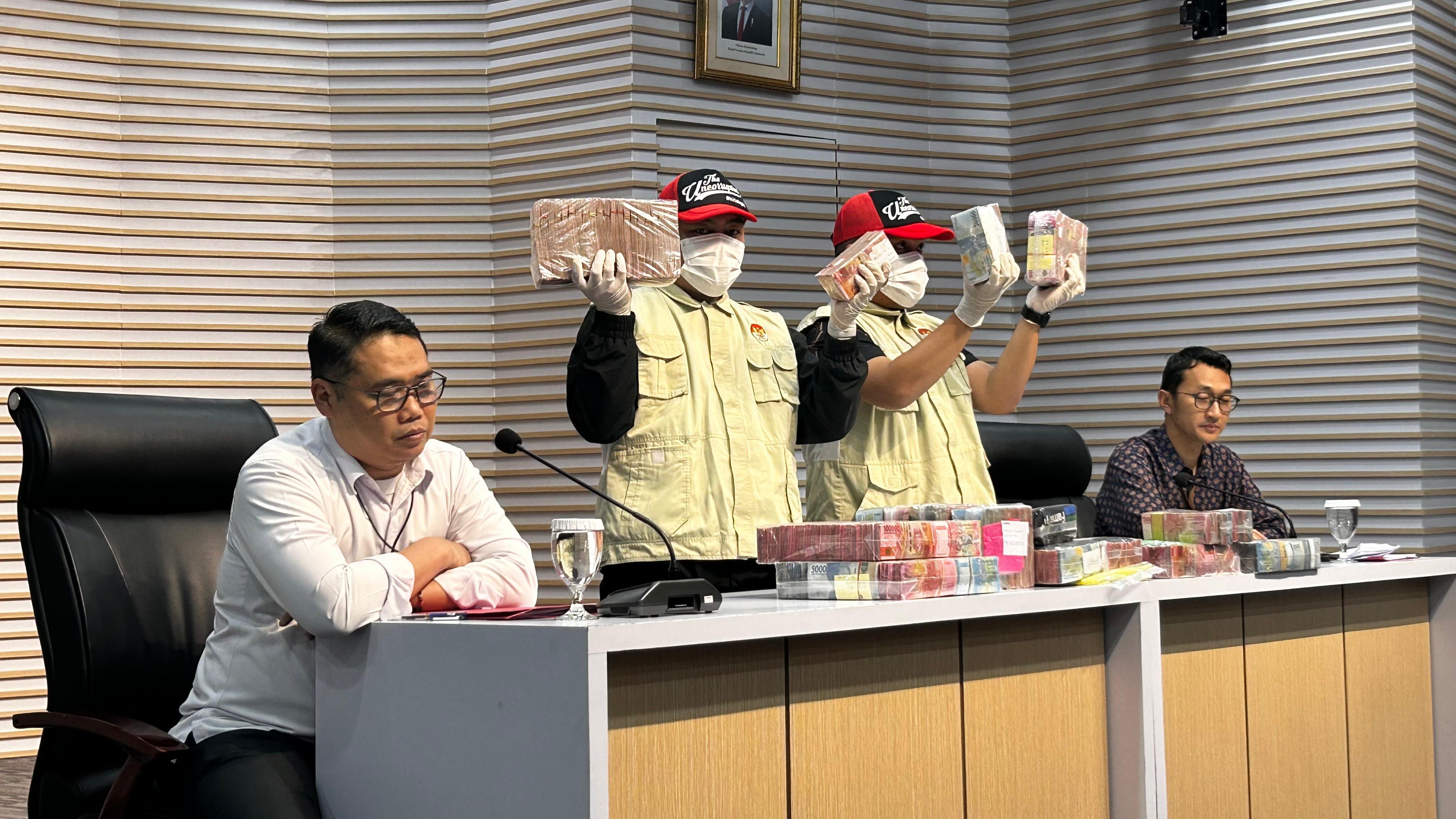 Bupati Sudewo Pasang Tarif Rp225 Juta untuk Calon Perangkat Desa (SinPo.id/David)