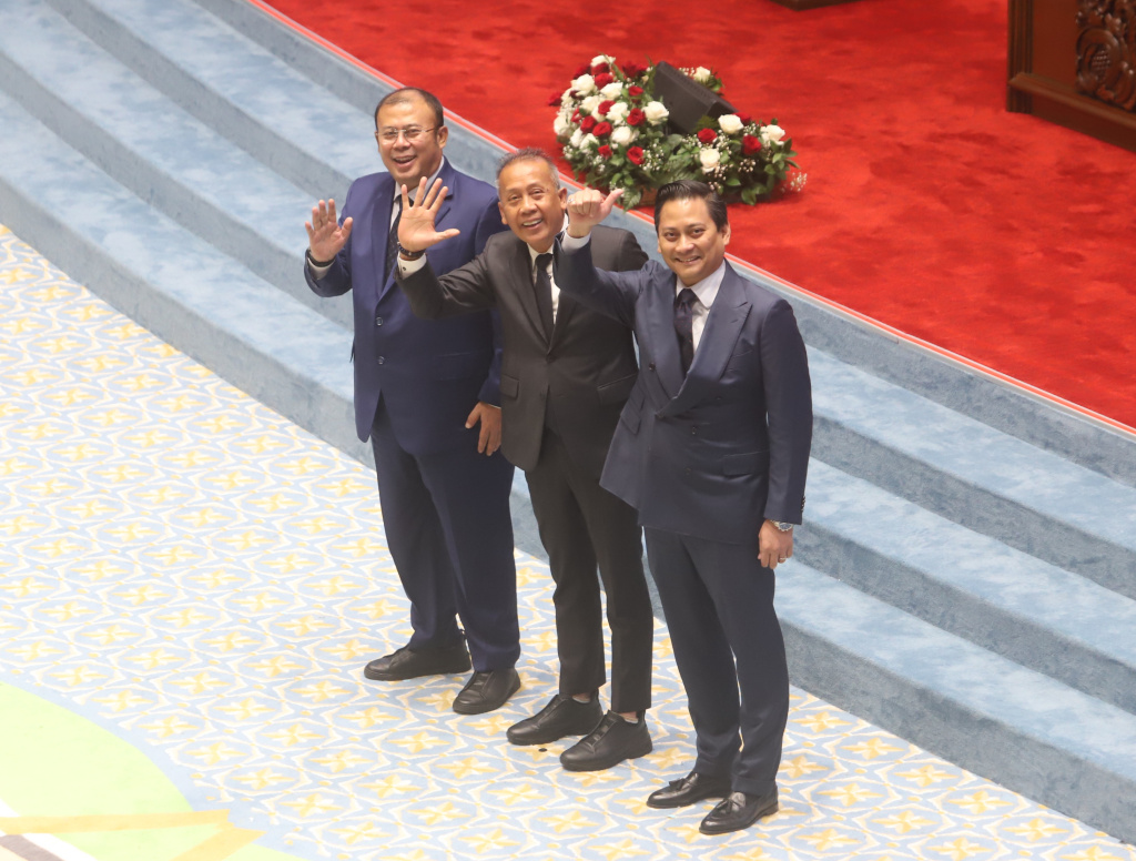 DPR sahkan Deputi Gubernur Bank Indonesia terpilih Thomas Djiwandono dalam Rapat Paripurna ke -12 (Ashar/Sinpo.id)