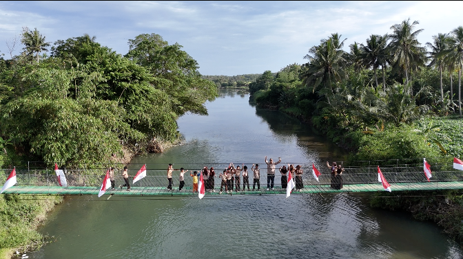 Jembatan Gantung Cipalebuh Garut, Jalan Baru Menuju Sekolah, Sawah, dan Tempat Ibadah (SinPo.id/Tim Media)