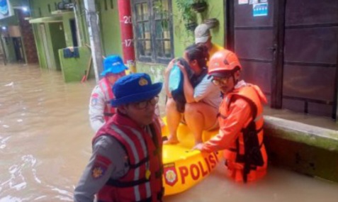 Suasana banjir di Kebon Pala Jakarta Timur (SinPo.id/Dok.PMJ)