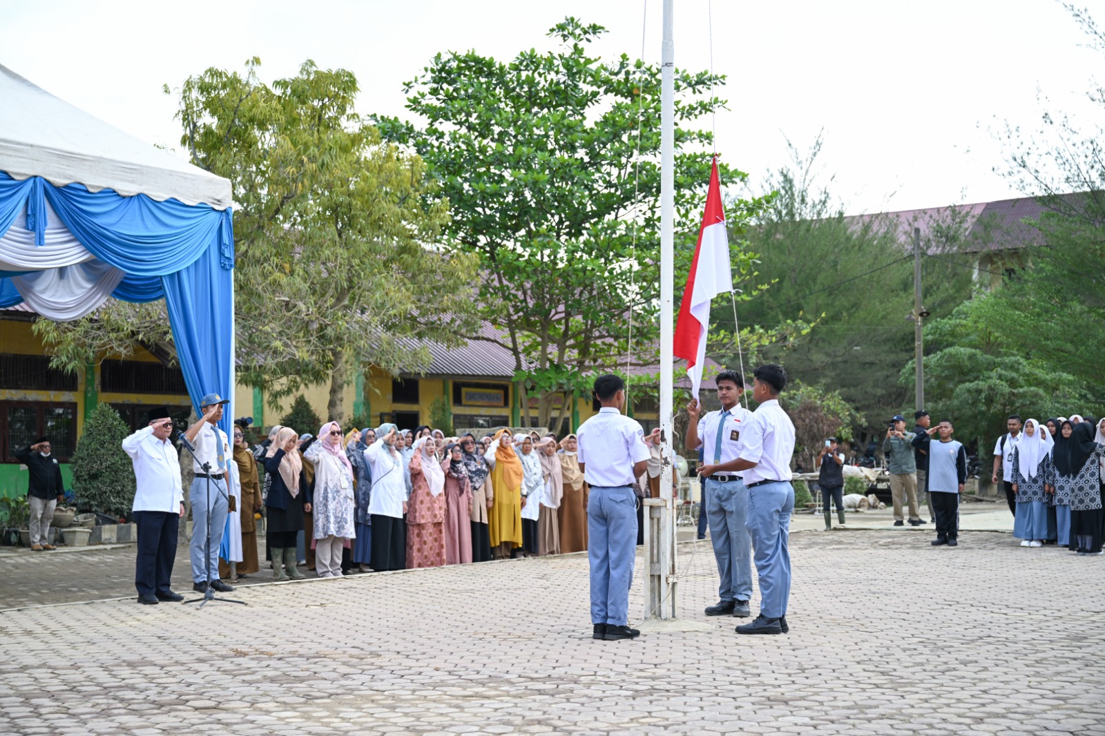 Upacara Bendera (SinPo.id/Kemendikdasmen)