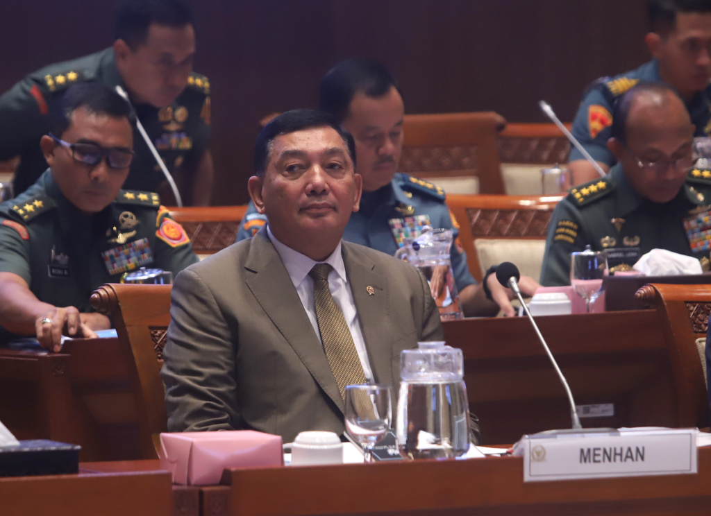 Komisi I DPR menggelar raker dengan Menteri Pertahanan (Menhan) Sjafrie Sjamsoeddin membahas rencana dan program kerja Kemhan 2026 (Ashar/SinPo.id)