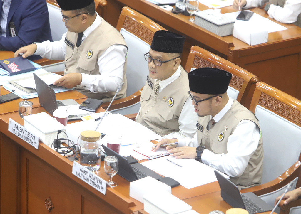 Komisi VIII DPR menggelar raker dengan Menteri Haji dan Umrah Mochamad rfan Yusuf membahas persiapan penyelenggaraan Ibadah haji 1447 H/2026 M (Ashar/SinPo.id)