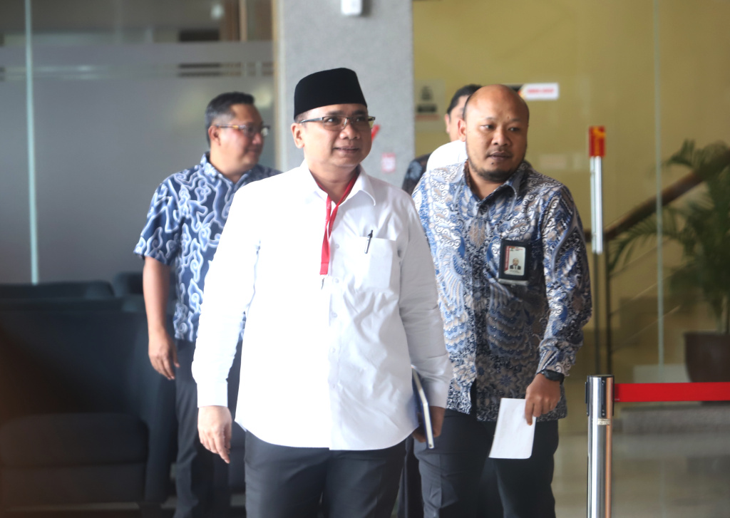 Eks Menteri Agama Yaqut Cholil Qoumas kembali menjalani pemeriksaan sebagai saksi tersangka terkait kasus dugaan korupsi Kouta Haji 2023-2024 (Ashar/SinPo.id)