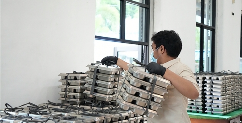 Ompreng untuk menu makan bergizi gratis. (SinPo.id/dok. BGN)