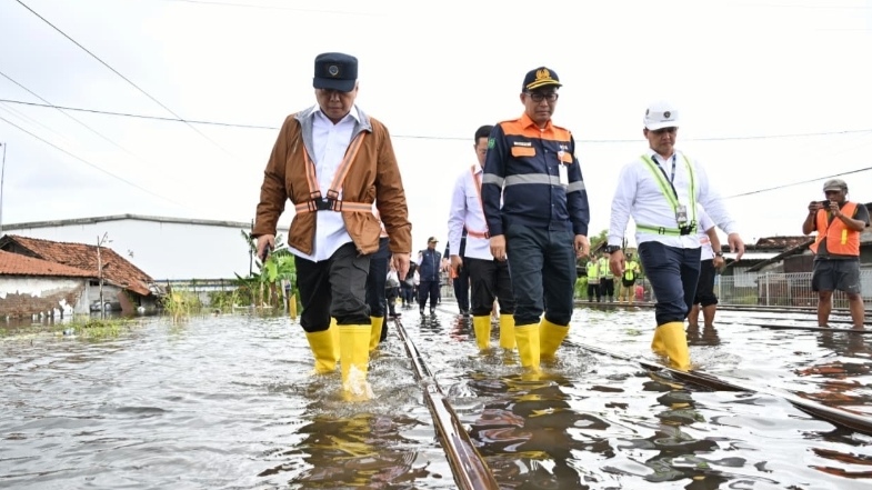 Menhub Dudy meninjau lokasi banjir di Jawa Tengah (SinPo.id/ Dok. Kemenhub)