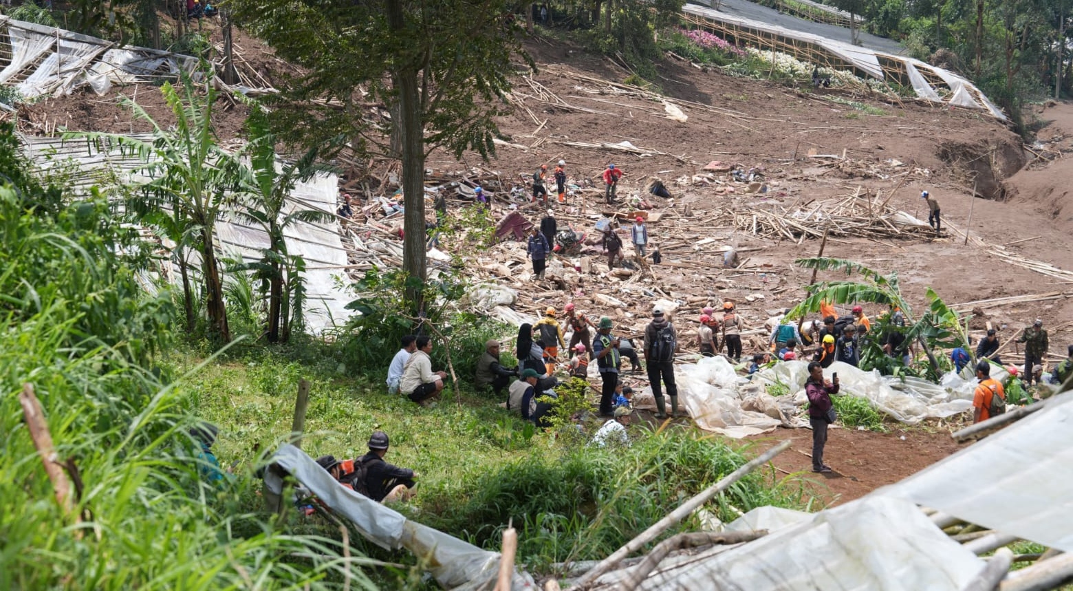 Ilustrasi bencana longsor di Cisarua, Kabupaten Bandung Barat. (SinPo.id/dok. KemenPU)
