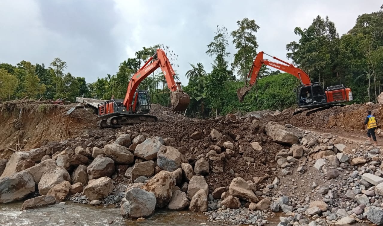 Ilustrasi pemulihan infrastruktur pascabencana Sumatra (SinPo.id/ Dok. KemenPU)