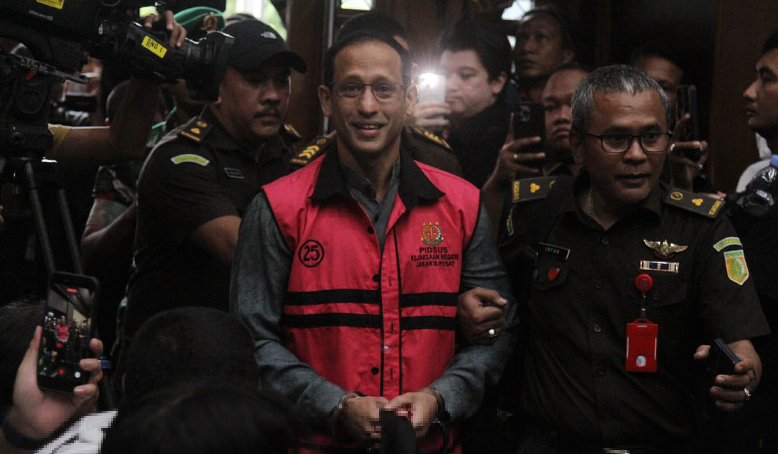 Sidang perdana Nadiem Makarim. (Agus Priatna/SinPo.id)