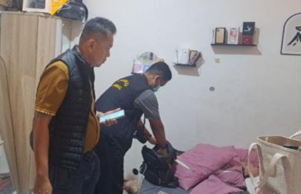 Polisi melakukan olah TKP di lokasi korban meninggal dunia (SinPo.id/ Dok.Polres Kota Bekasi)