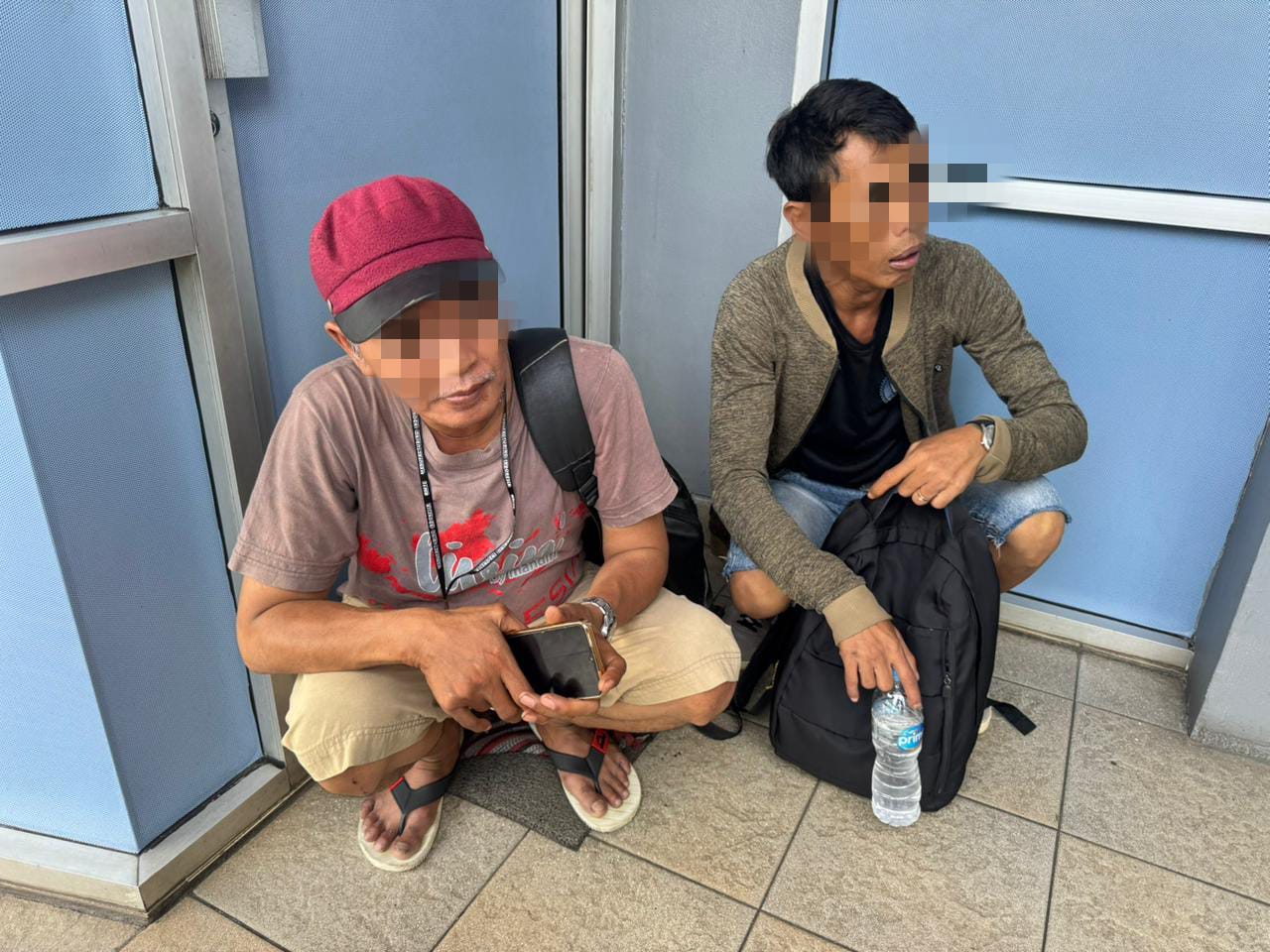 Dua pelaku copet saat ditangkap di Bundaran HI Jakarta Pusat (SinPo.id/ Dok.PMJ)