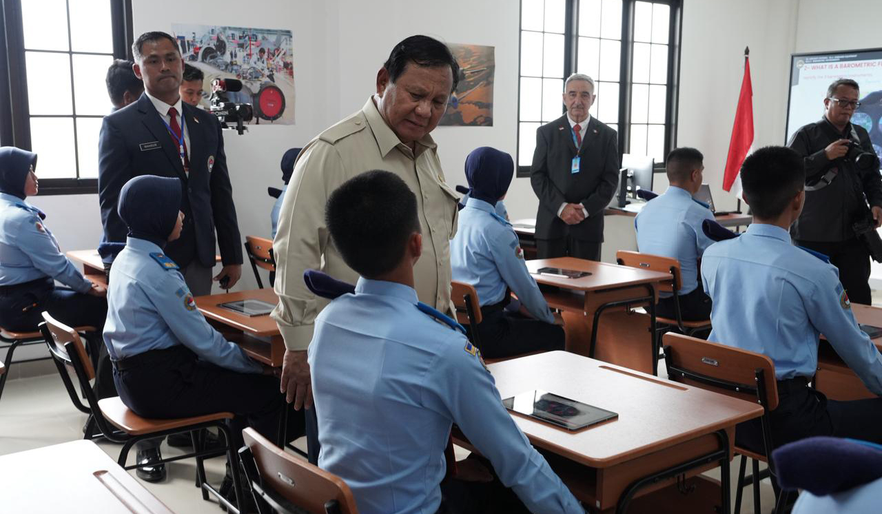 Prabowo resmikan SMA Tarnus Kampung Malang.