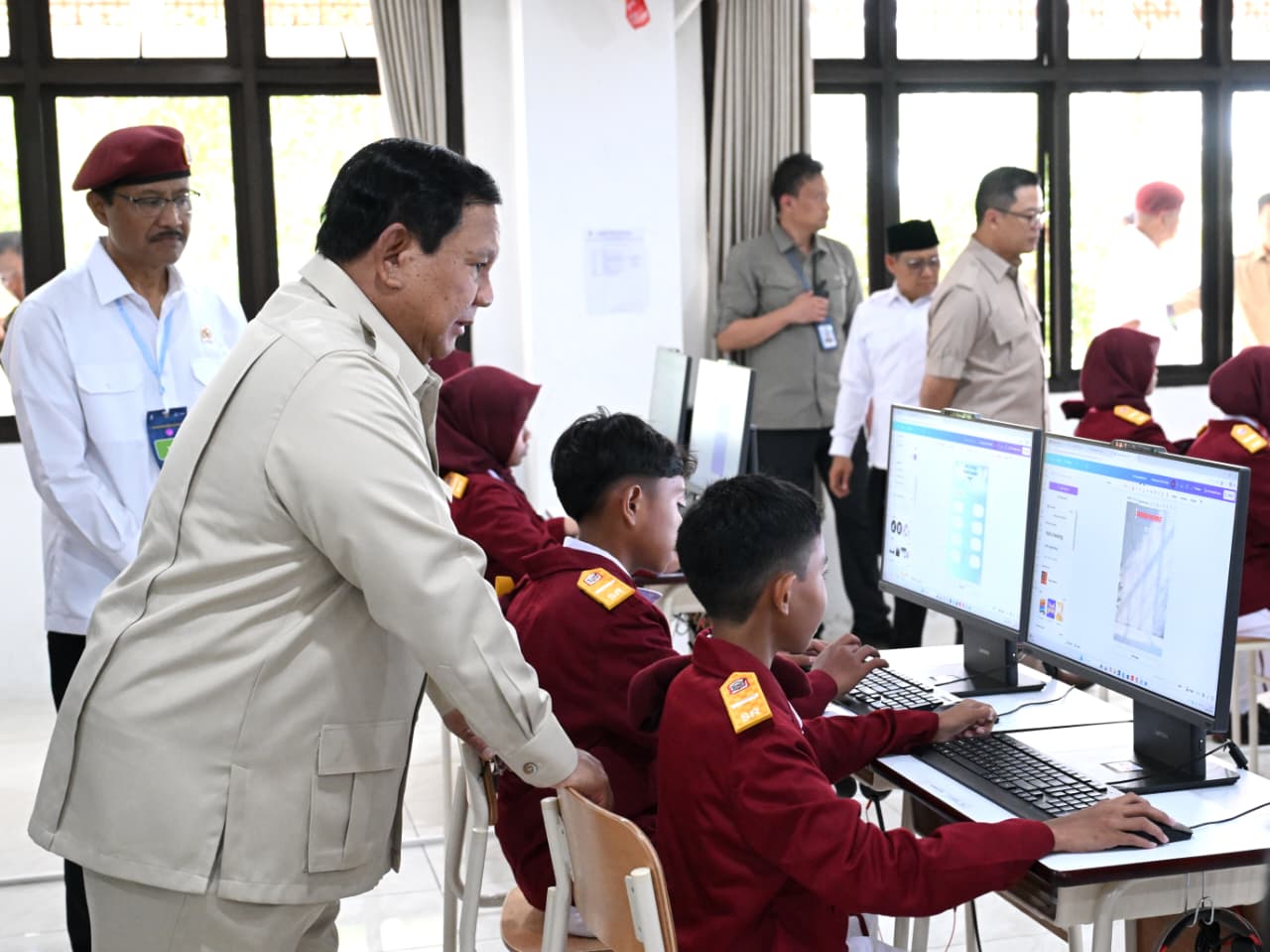 Presiden Prabowo resmikan 166 Sekolah Rakyat (SinPo.id/Biro Setpres)