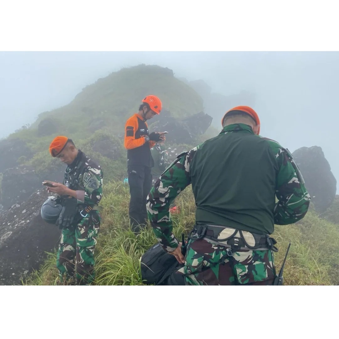 SAR TNI menemukan lokasi jatuhnya pesawat ATR (SinPo.id/ Puspen TNI)