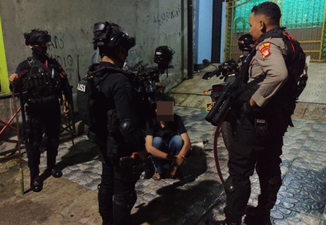 Para pelaku saat diamankan di Jakarta Timur (SinPo.id/Dok.PMJ)