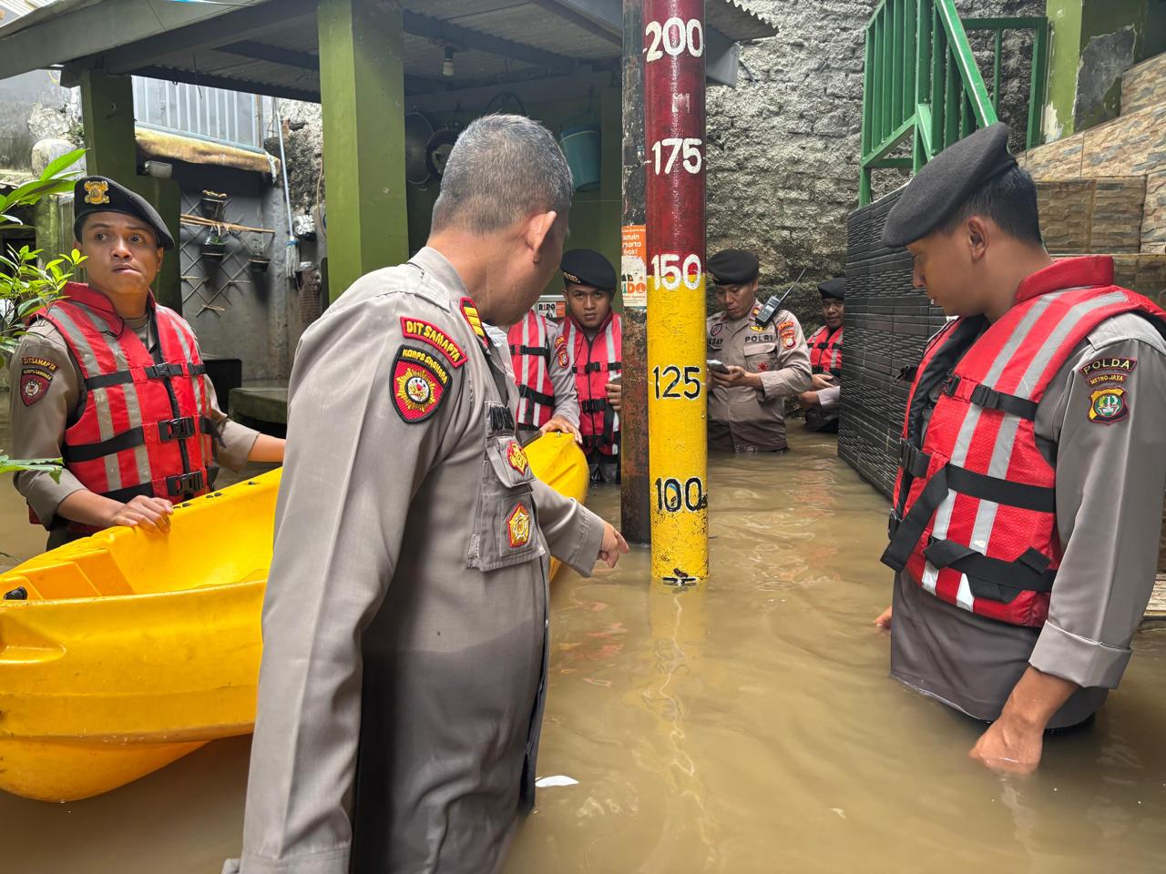 Tim patroli siaga Polda Metro Jaya di Kebon Pala (SinPo.id/Dok.PMJ)
