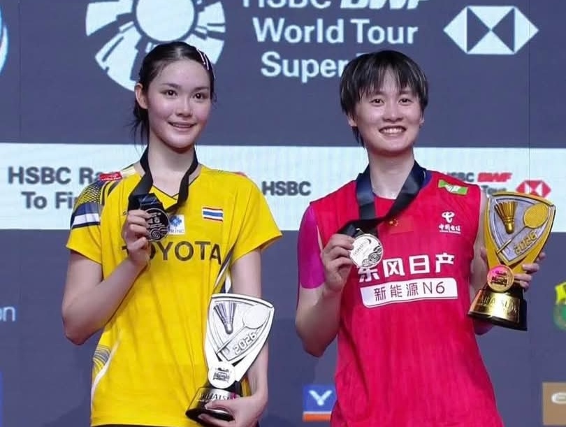 Tunggal putri Thailand, Pitchamon Opatniput dan wakil China, Chen Yufei (SinPo.id/ Dok. BWF)