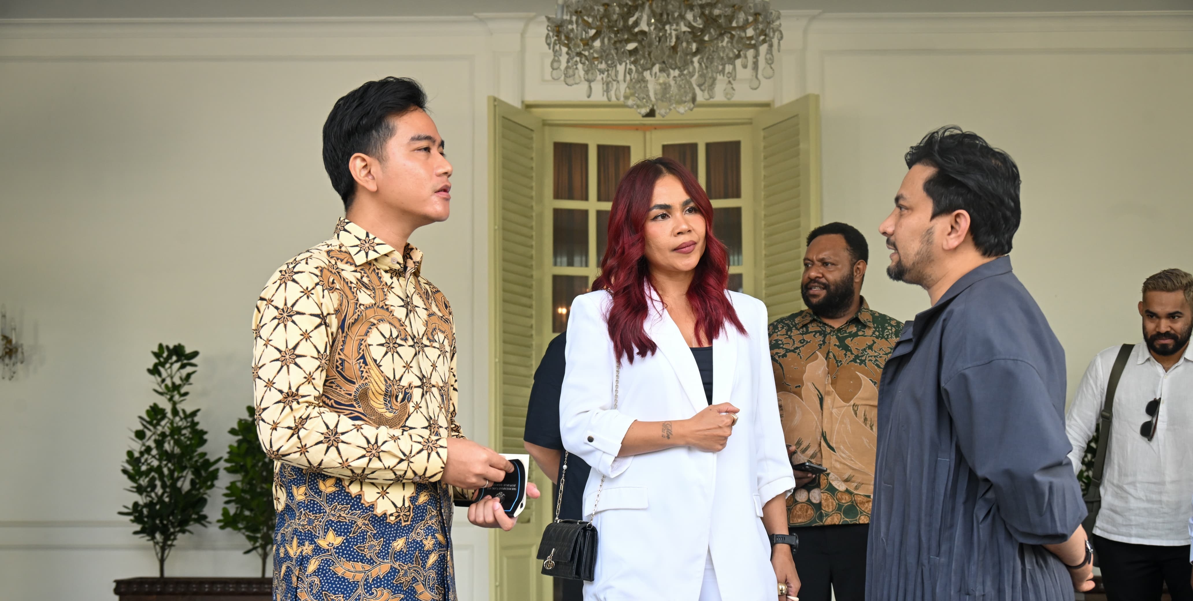 Wapres Gibran Rakabuming Raka menerima audiensi para seniman dan pekerja kreatif. (SinPo.id/Setwapres)