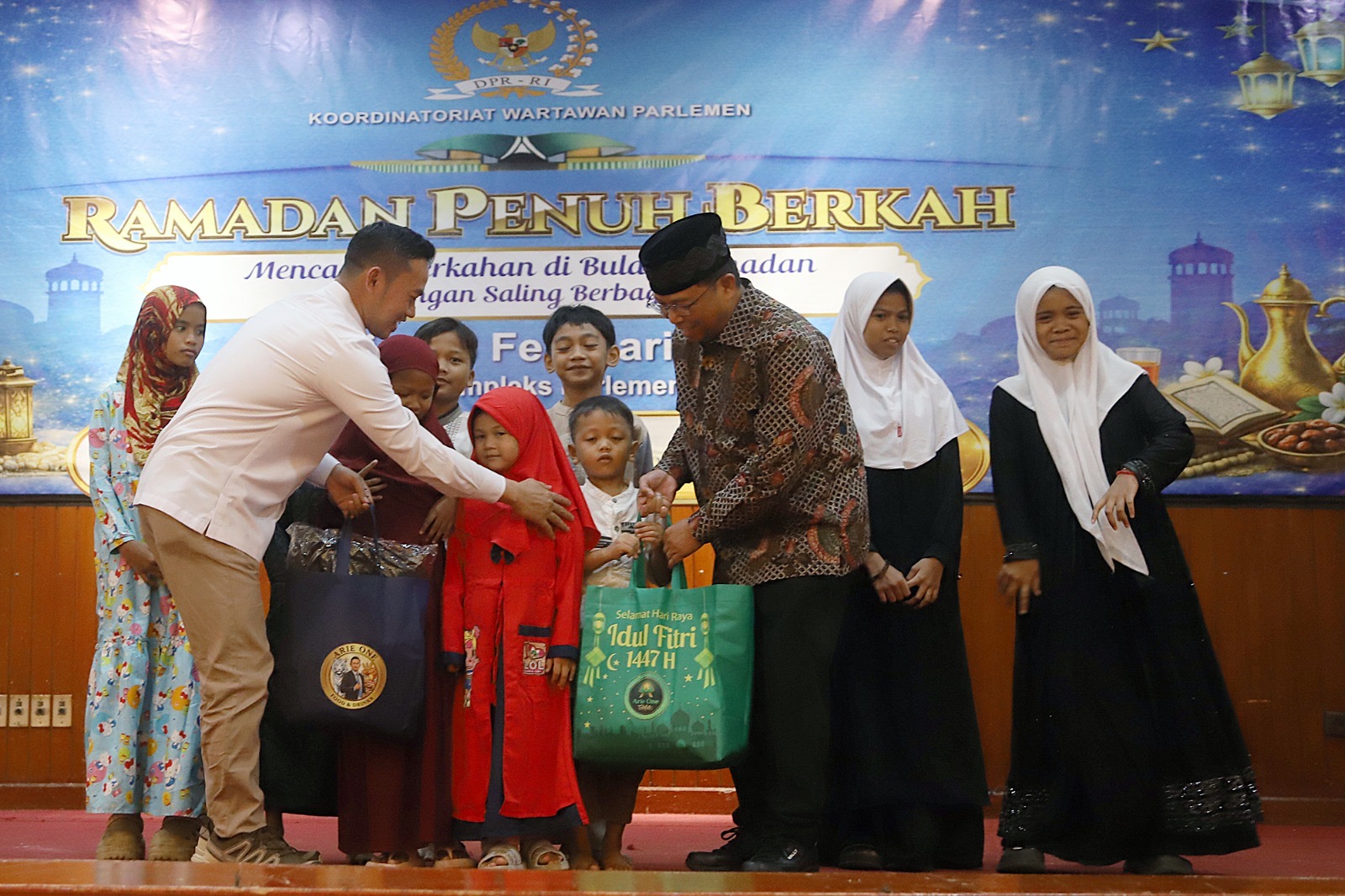 Buka puasa bersama KWP dengan anak yatim piatu (SinPo.id/ Juven M Sitompul)