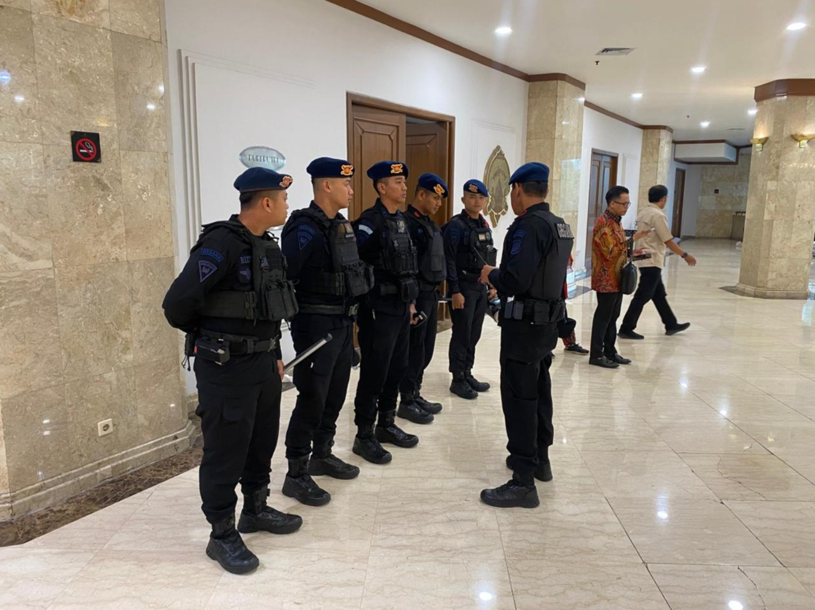 Brimob Polda Metro amankan perayaan Imlek di Hotel Sahid Jaya (SinPo.id/ Humas Polda Metro Jaya)