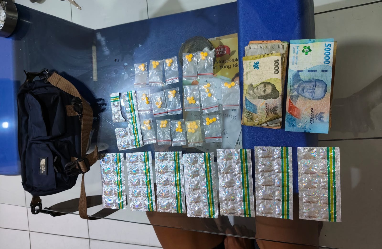 Barang bukti obat ilegal yang diungkap (SinPo.id/Dok.Polres Tangerang)